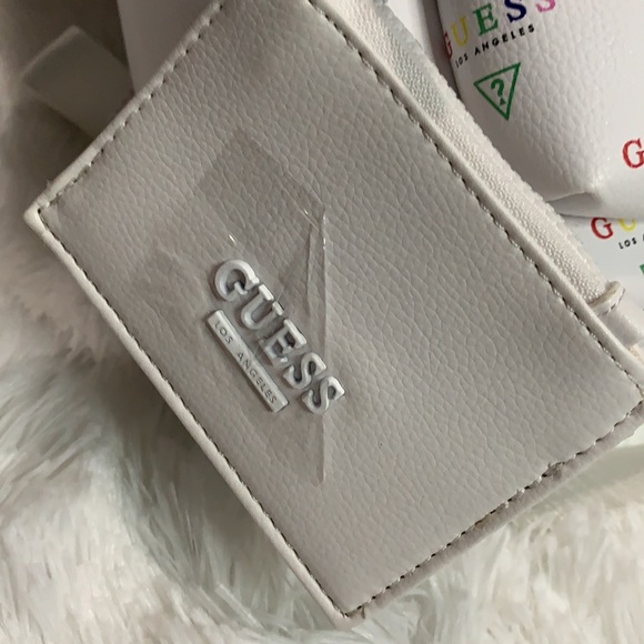 Guess Bagpack - Picture 9 of 9